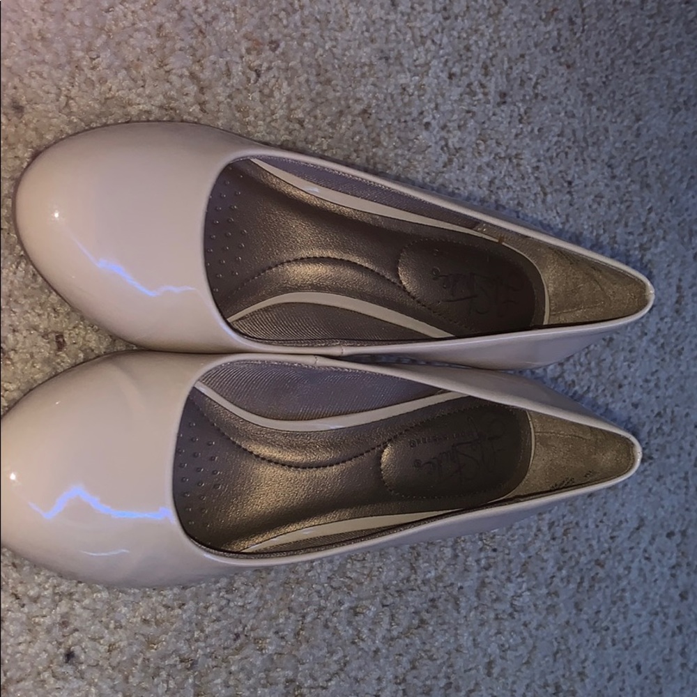 Beige high heels (lightly used)